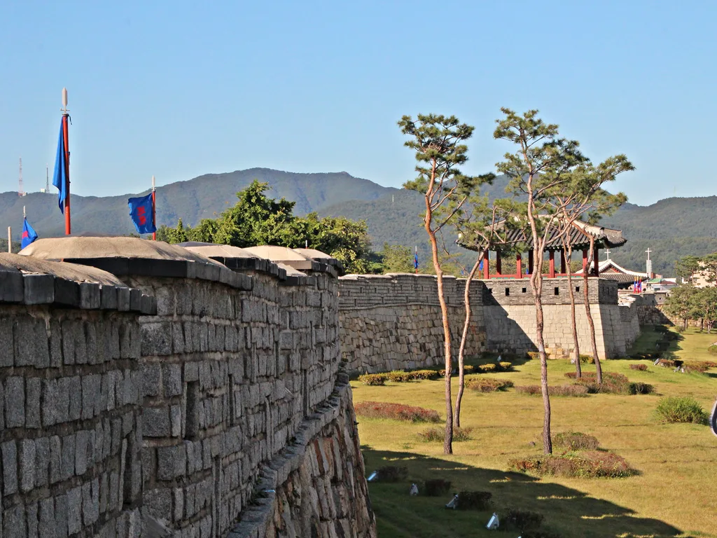 The rampart of Hwaseong Fortress at Suwon, the walled town built in the 1790s.