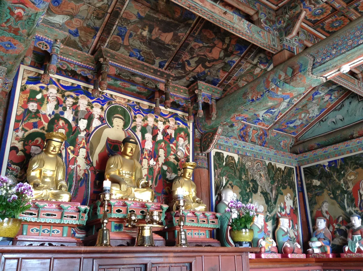 A hall at Beomeosa on Geumjeongsan in Busan.