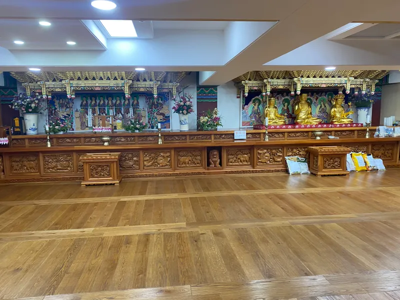 The precinct of Bongwonsa in Seodaemun-gu, Seoul.