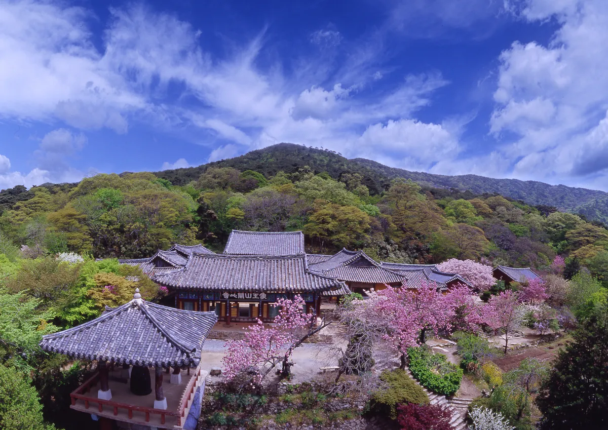 The precinct of Gaesimsa on Sangwangsan, Seosan.