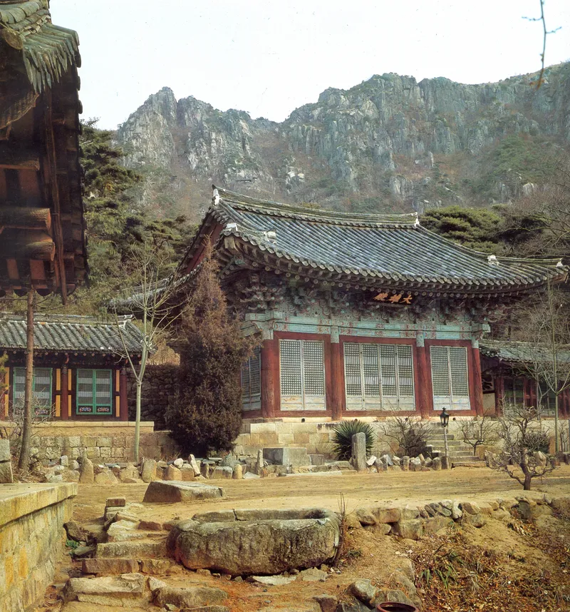 The main hall of Gwallyongsa in Changnyeong.