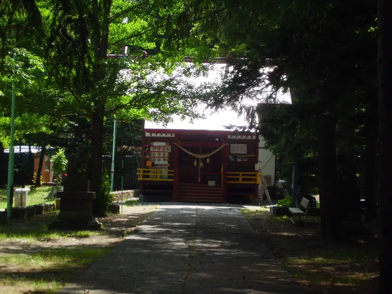 The precinct of Hanaoka Jinja in Misumai, Minami-ku, Sapporo.