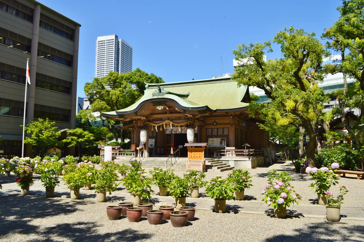 The precinct of Ikasuri Jinja in Chuo-ku, Osaka.