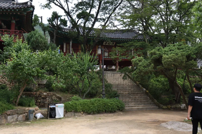 The precinct of Jeondeungsa on Jeongjoksan, Ganghwa.