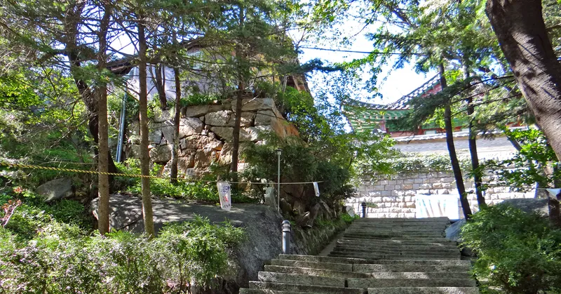 The hall of Jeongsusa on Manisan, Ganghwa.