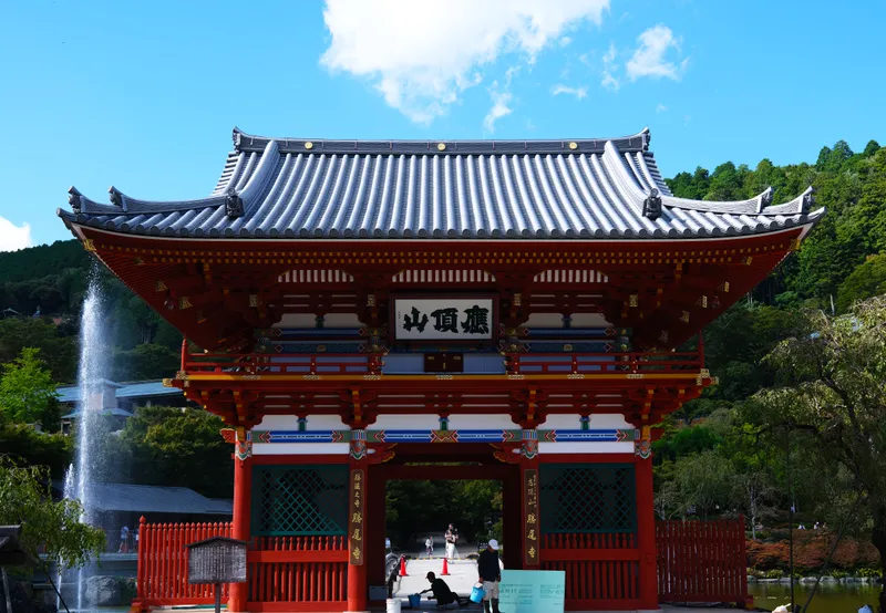 The main gate of Katsuo-ji on the Minoh hillside.