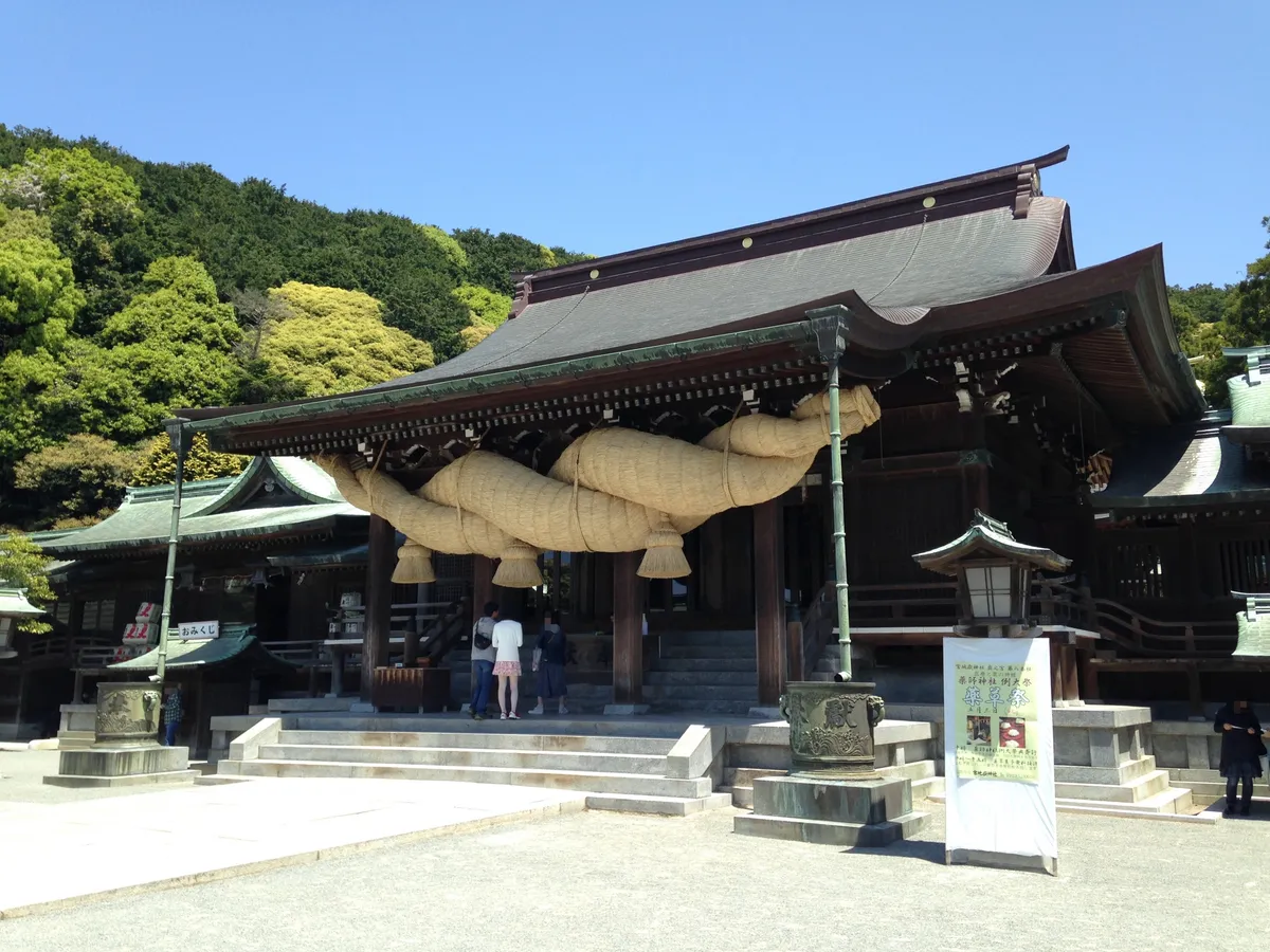 The worship hall of Miyajidake Shrine in Fukutsu.