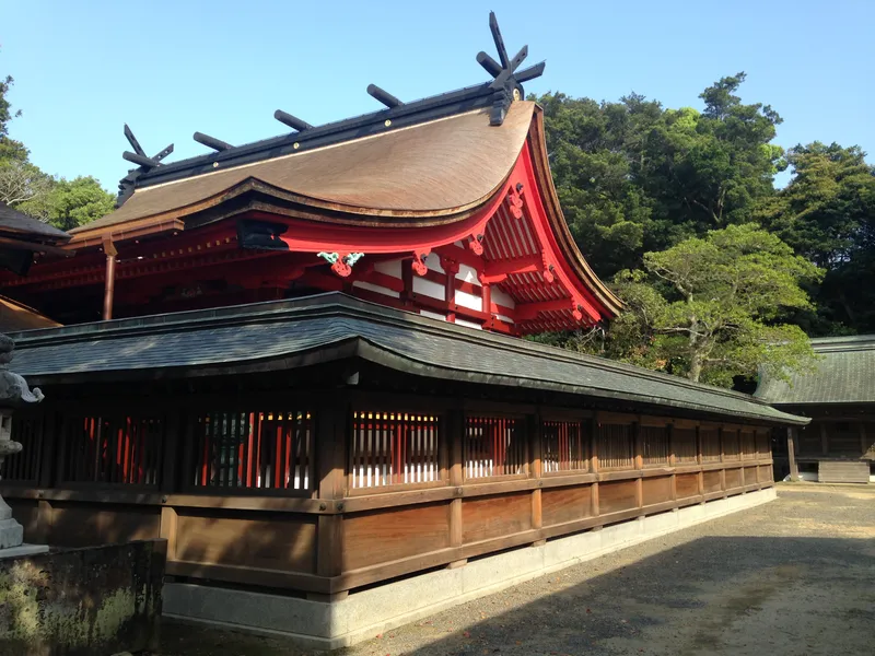 The main hall of Munakata Taisha at Hetsu-gu.