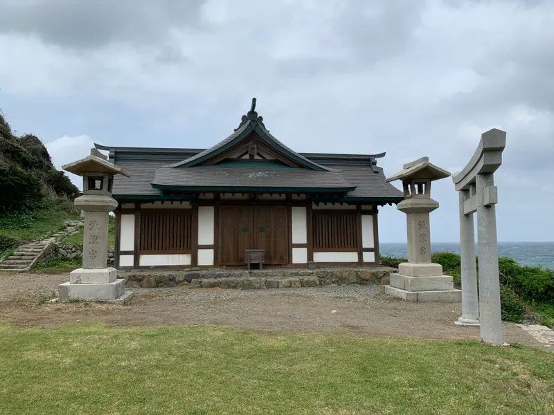 The Okitsu-gu distant worship hall on Oshima, facing the sea.