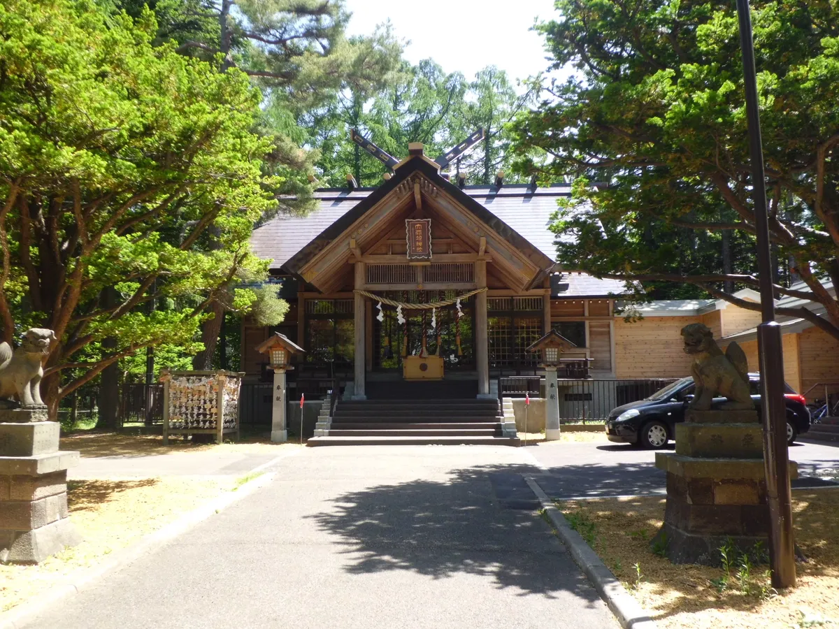 The precinct of Oyachi Jinja in Atsubetsu-ku, Sapporo.
