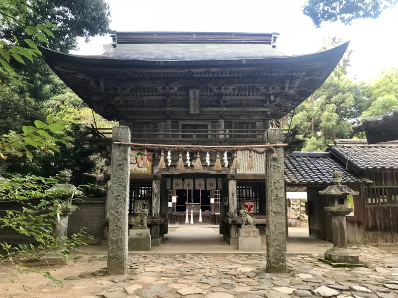 The main gate of Sakurai Shrine in Itoshima.