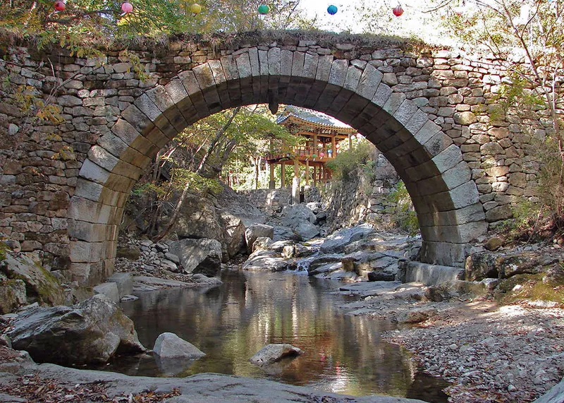 The Seungseongyo arch bridge at the entrance to Seonamsa, Suncheon.